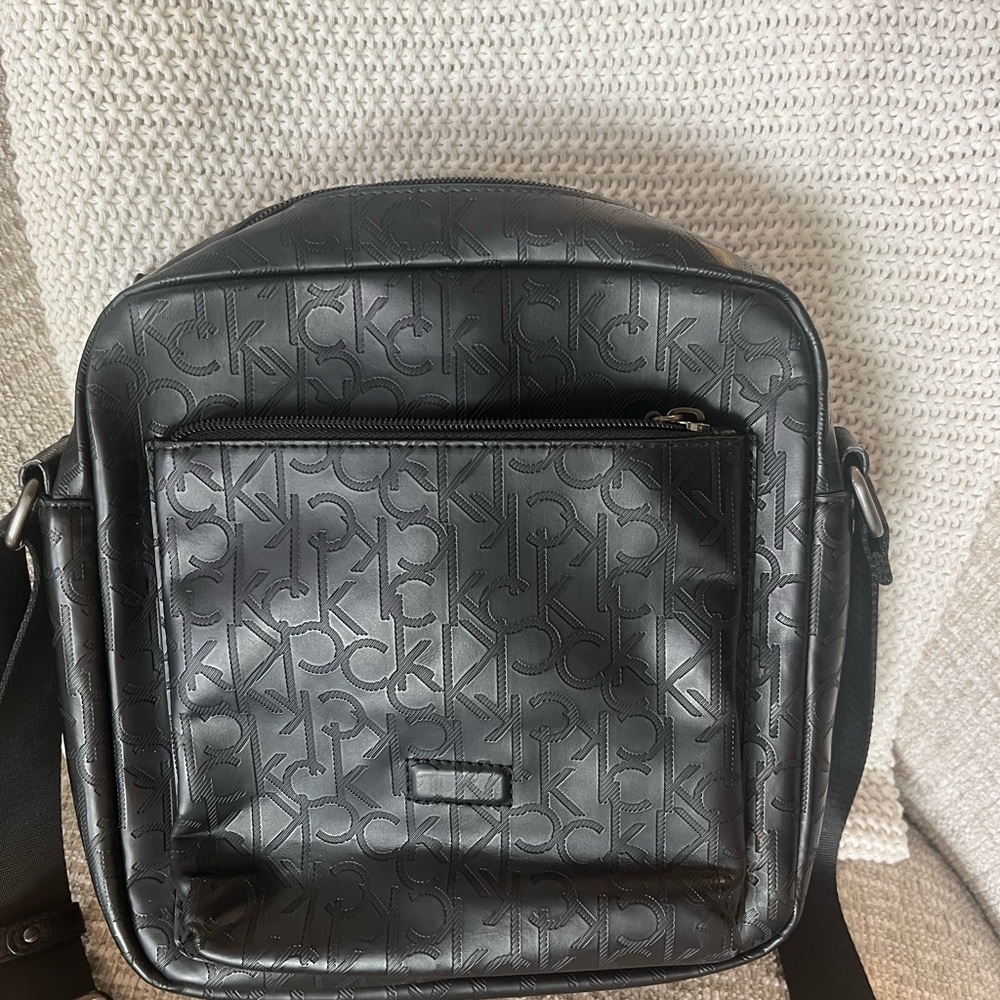Calvin Klein Unisex Messenger Bag